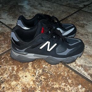 New Balance Kids Sneakers - Black and Gray